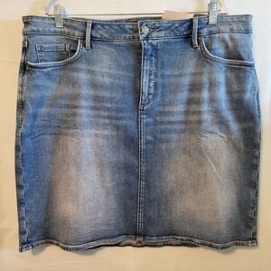 NWT** NYDJ Blue Denim 5 Pocket Skirt Size 16W